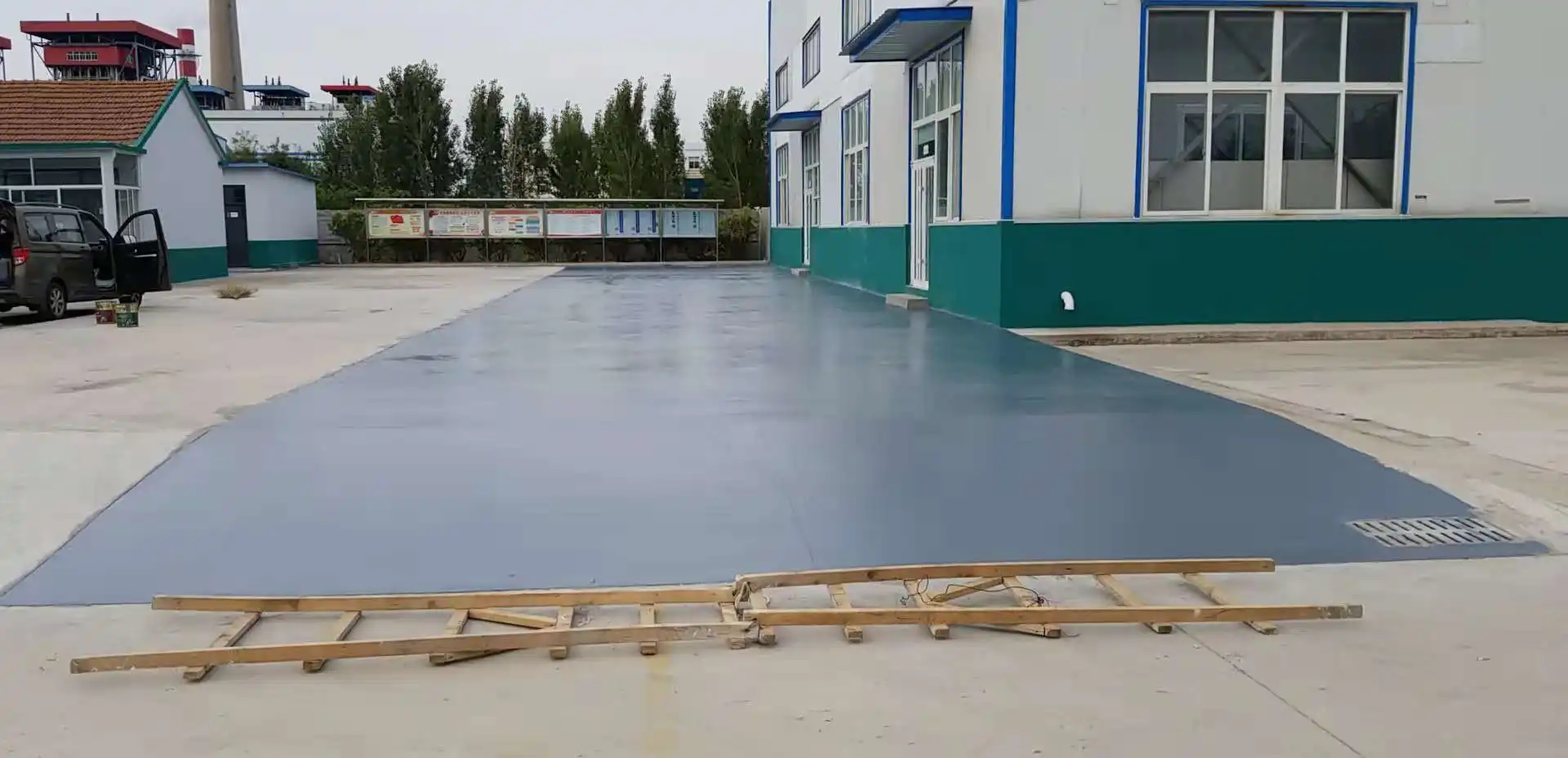 乐山车间厂房地坪漆修补翻新